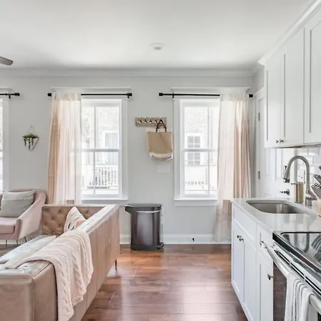 Radiant Estate In Savannah
